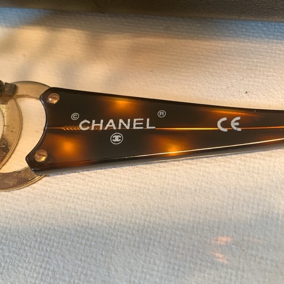 Chanel sunglasses with CC logo - Picture 4 of 9